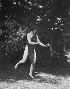 Wanger, Beatrice, Miss, between 1918 and 1921. Creator: Arnold Genthe
