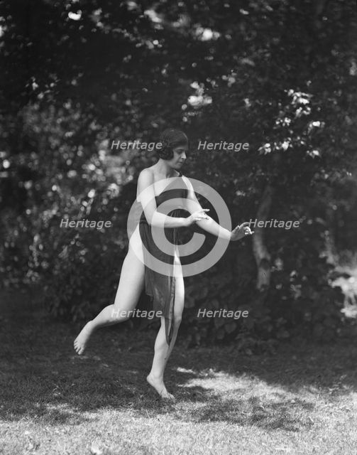 Wanger, Beatrice, Miss, between 1918 and 1921. Creator: Arnold Genthe.