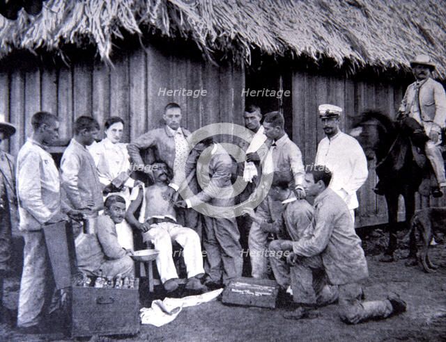 War of Cuba, healing of an injured seaman from the gunboat 'Vigia' in Cayetano nursing, in 'La Il…
