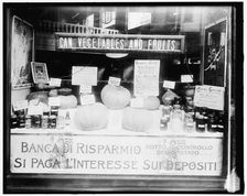 War Garden Commission, between 1910 and 1920. Creator: Harris & Ewing