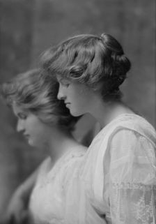 Ward, Dorothy, Miss, and Jane Ward, portrait photograph, 1914 June 11. Creator: Arnold Genthe