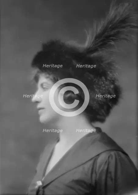 Warden, Miss, portrait photograph, 1915 Mar. 10. Creator: Arnold Genthe.
