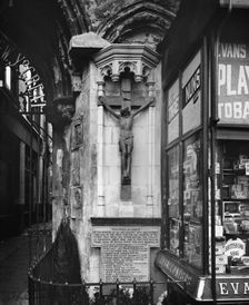 Wartime memorial, West Smithfield, City of London, January 1917. Artist: H Bedford Lemere