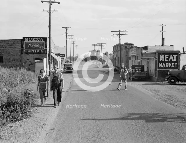 Washington, Buena, Yakima County, 1939. Creator: Dorothea Lange.