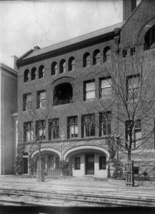 Washington, D.C. building exterior - Hay-Adams House, Lafayette Square, (1900?). Creator: Frances Benjamin Johnston