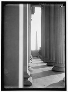 Washington Monument, between 1909 and 1923. Creator: Harris & Ewing