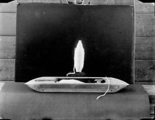 Weaving equipment, Witney, Oxfordshire, 1898. Artist: Henry Taunt