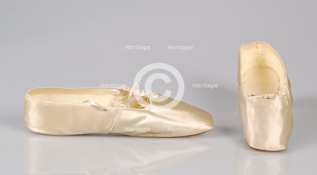 Wedding shoes, French, 1840-49. Creator: Este.