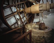 Well house treadwheel, donkey and winding mechanism, Carisbrooke Castle, Isle of Wight, c2000s(?)