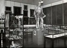Wellcome Historical Medical Museum, Wigmore Street, London: anatomy room on the first floor. Creator: Unknown