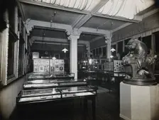 Wellcome Historical Medical Museum, Wigmore Street, London: the Jenner section of the Gallery... Creator: Unknown