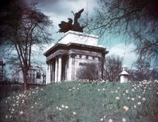 Wellington Arch and Quadriga, Hyde Park Corner, London, c1955. Creator: Arthur Charles Kirby Ware