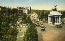 Wellington Arch and Quadriga, London, c1915. Creator: Unknown