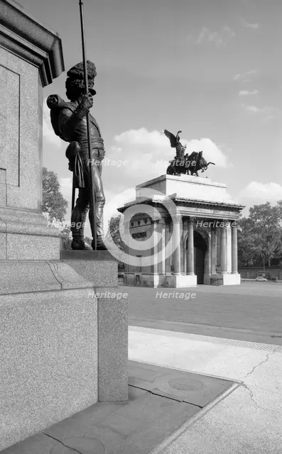 Wellington Arch, Westminster, London, c1945-c1980. Artist: Eric de Maré.