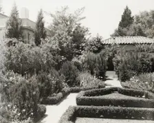 Wellington Stanley Morse house, 450 South San Rafael Avenue, Pasadena, California, 1917. Creator: Frances Benjamin Johnston