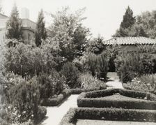Wellington Stanley Morse house, 450 South San Rafael Avenue, Pasadena, California, 1917. Creator: Frances Benjamin Johnston