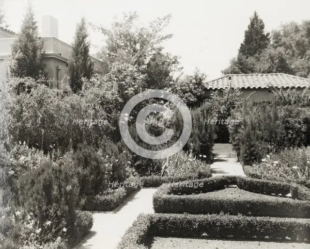 Wellington Stanley Morse house, 450 South San Rafael Avenue, Pasadena, California, 1917. Creator: Frances Benjamin Johnston.