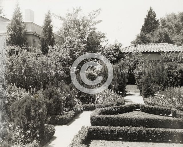 Wellington Stanley Morse house, 450 South San Rafael Avenue, Pasadena, California, 1917. Creator: Frances Benjamin Johnston.
