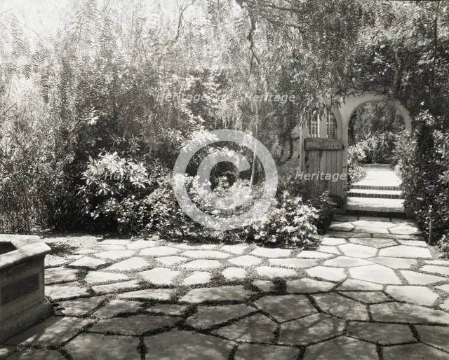 Wellington Stanley Morse house, 450 South San Rafael Avenue, Pasadena, California, 1917. Creator: Frances Benjamin Johnston.
