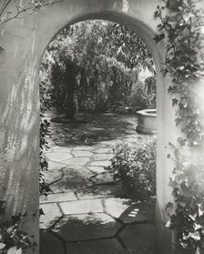 Wellington Stanley Morse house, 450 South San Rafael Avenue, Pasadena, California, 1917. Creator: Frances Benjamin Johnston
