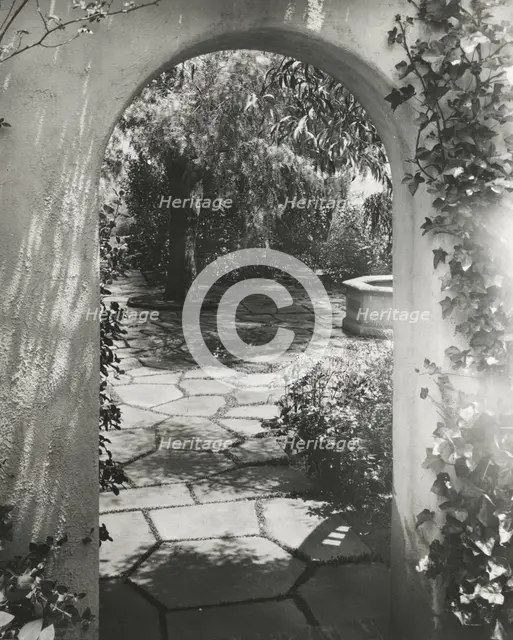 Wellington Stanley Morse house, 450 South San Rafael Avenue, Pasadena, California, 1917. Creator: Frances Benjamin Johnston.