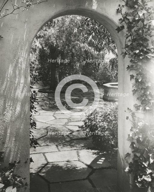 Wellington Stanley Morse house, 450 South San Rafael Avenue, Pasadena, California, 1917. Creator: Frances Benjamin Johnston.