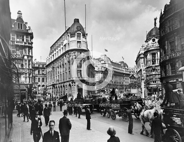 Wellington Street and Aldwych, London.  Creator: Unknown.