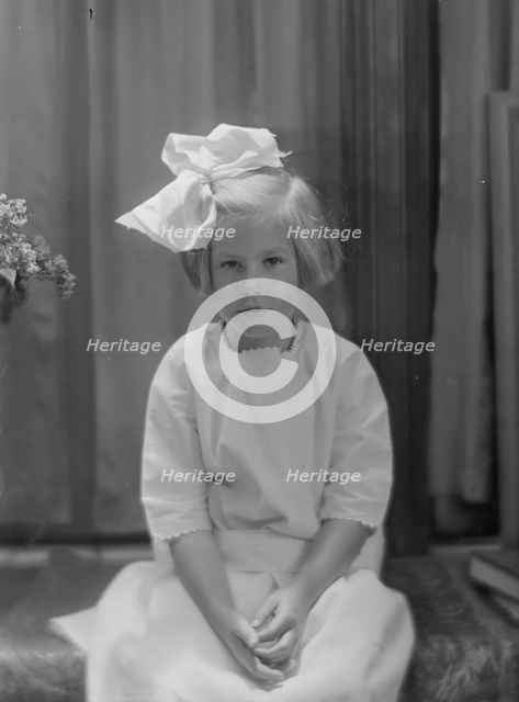 Welsh, Miss, portrait photograph, 1916. Creator: Arnold Genthe.