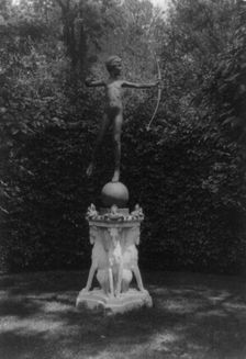 "Welwyn," Harold Irving Pratt house, 100 Crescent Beach Road, Glen Cove, New York, c1918. Creator: Frances Benjamin Johnston