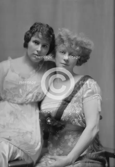 Werner, Charlotte F., and her mother, portrait photograph, 1914 Jan. 30. Creator: Arnold Genthe.