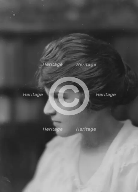 Werner, F., Miss, portrait photograph, 1916 May 8. Creator: Arnold Genthe.