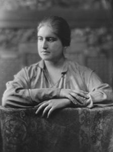 Wertheimer, M., Miss, portrait photograph, 1916. Creator: Arnold Genthe