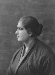 Wertheimer, M., Miss, portrait photograph, 1916. Creator: Arnold Genthe
