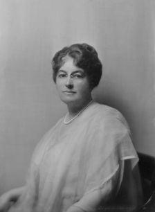 Wertheimer, M.A., Mrs., portrait photograph, between 1916 and 1929. Creator: Arnold Genthe