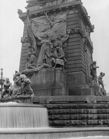 West Face, Soldiers and Sailors Monument, Indianapolis, Ind., between 1900 and 1906. Creator: Unknown