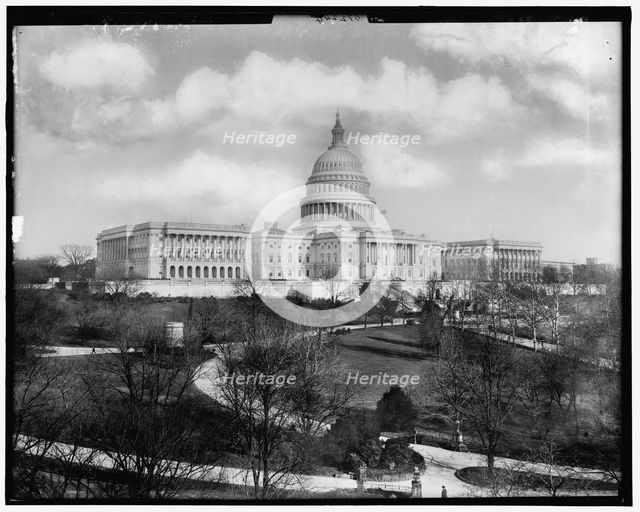 West front, United States Capitol, Washington, D.C., between 1910 and 1920. Creator: Unknown.