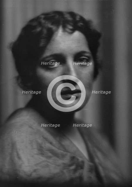 West, L., Miss, portrait photograph, 1913. Creator: Arnold Genthe.
