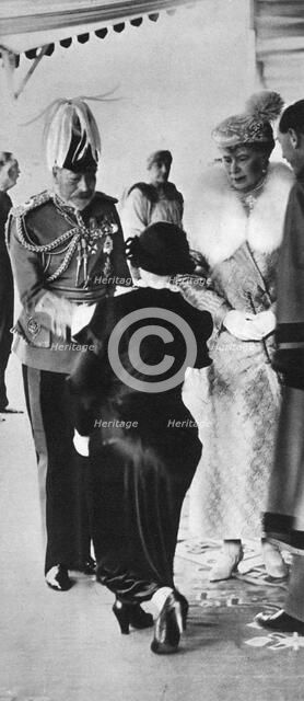 West London mayors and mayoresses presented to the king, Kensington, 1935, (1936). Artist: Unknown