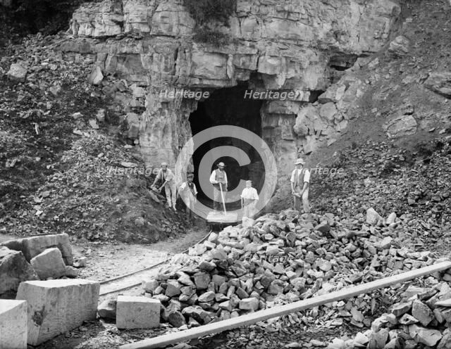 Westington Quarry, Westington, Chipping Campden, Gloucestershire, 1895. Artist: Henry Taunt