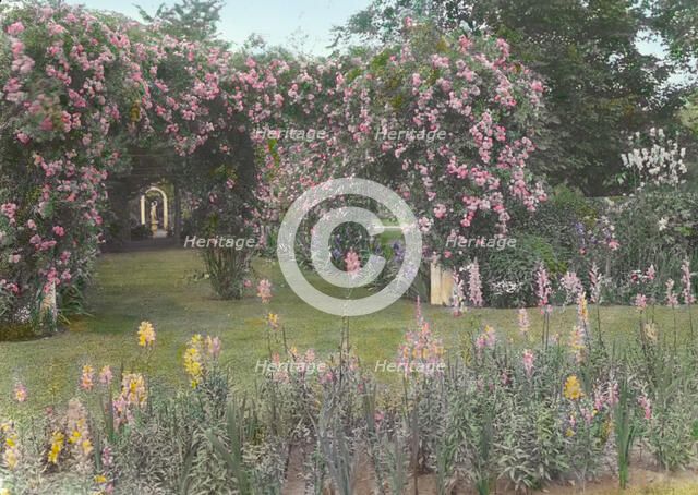 "Westlawn," Edward Tiffany Dyer house, Great Plains Road, Southampton, New York, 1914. Creator: Frances Benjamin Johnston.