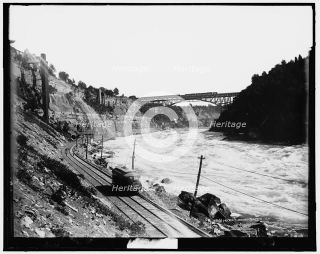 Whirlpool Rapids, between 1880 and 1899. Creator: Unknown.