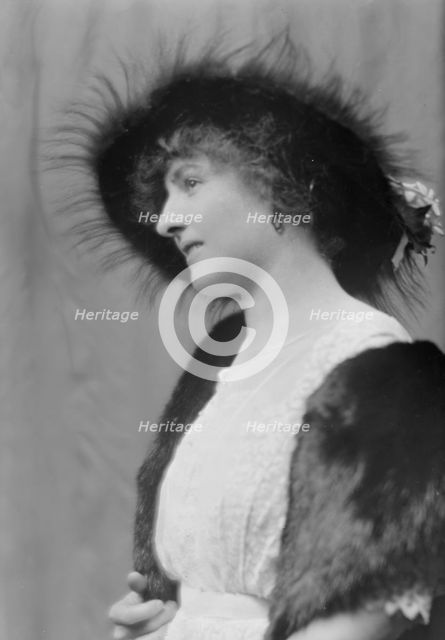 Whitney, Marie, Miss, portrait photograph, 1914 Oct. 12. Creator: Arnold Genthe.