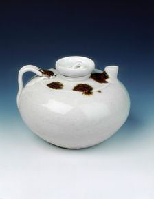 White glazed wine or oil pot with brown splashes, Northern Song dynasty, China, 11th century