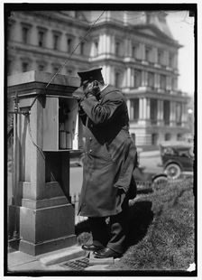 White House call box, between 1914 and 1918. Creator: Harris & Ewing