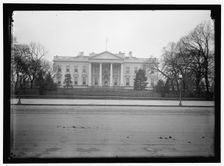 White House, between 1909 and 1923. Creator: Harris & Ewing