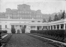 White House, Southwest garden, which replaced the West Colonial garden, 1914. Creator: Harris & Ewing