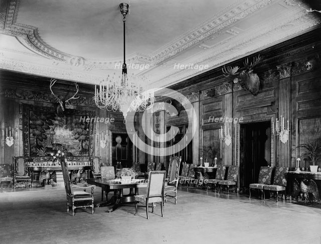 White House state dining room, north and east sides, Washington, D.C., 1906. Creator: Frances Benjamin Johnston.