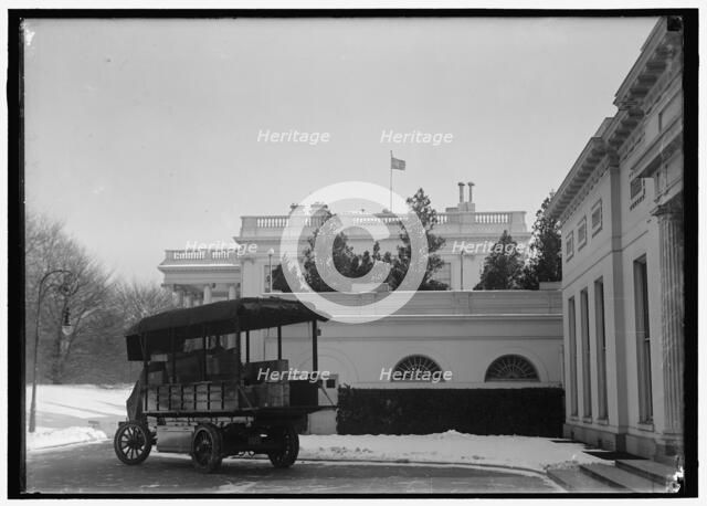 White House - truck outside, between 1914 and 1918. Creator: Harris & Ewing.