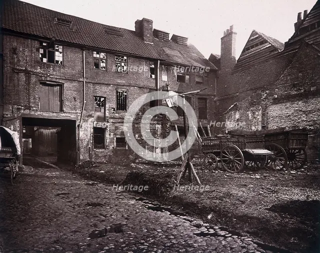 White Hart Inn yard, Southwark, London, 1881. Artist: Henry Dixon