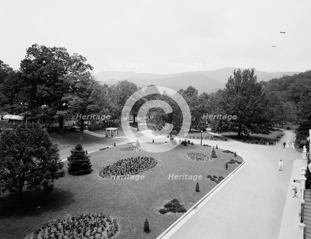 White Sulphur Springs, W. Va., the south lawn, c.between 1910 and 1920. Creator: Unknown.